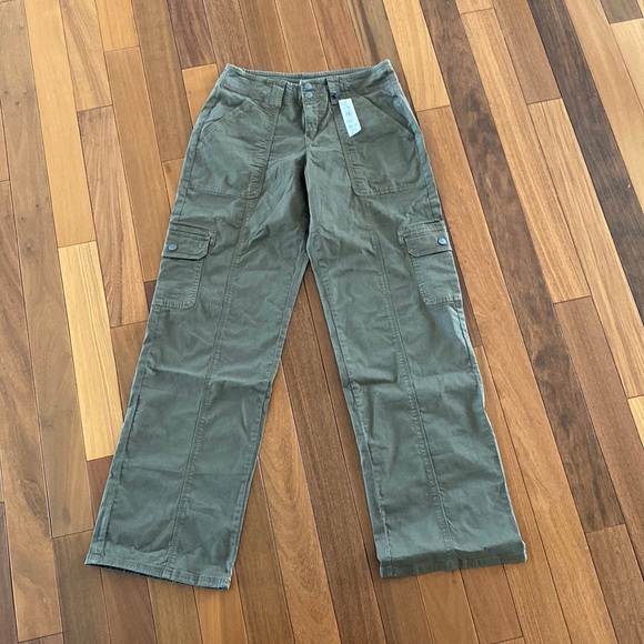 Garage Pants & Jumpsuits Garage Low Rise Army Green Cargo Pants